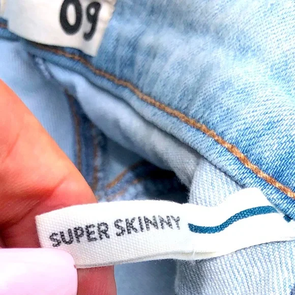 Garage Distressed Super Skinny Jeans - Picture 5 of 6